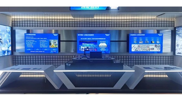 雙屏聯(lián)動(dòng)，展廳體驗(yàn)的革命性創(chuàng)新！