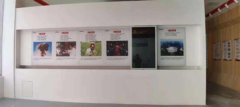 廣州工貿(mào)技術(shù)學(xué)院滑軌屏項目安裝現(xiàn)場